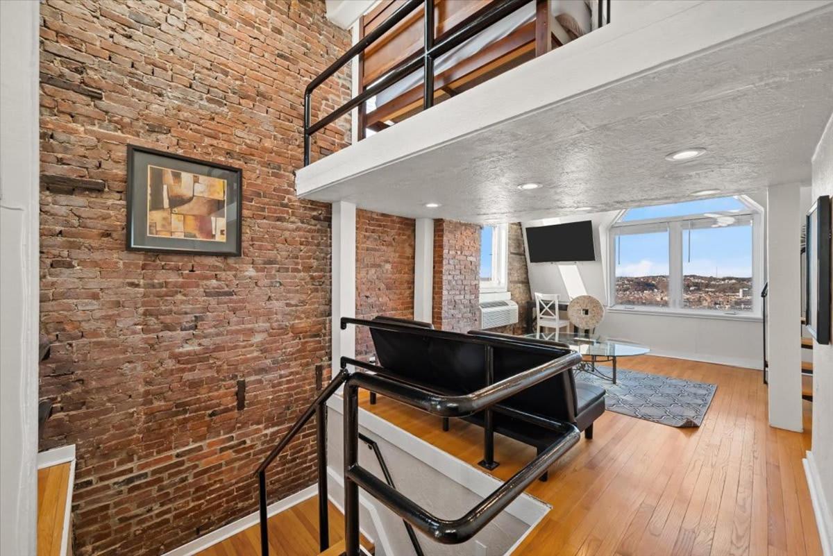 Skyline At Your Door - Studio With A View Pittsburgh Exterior foto