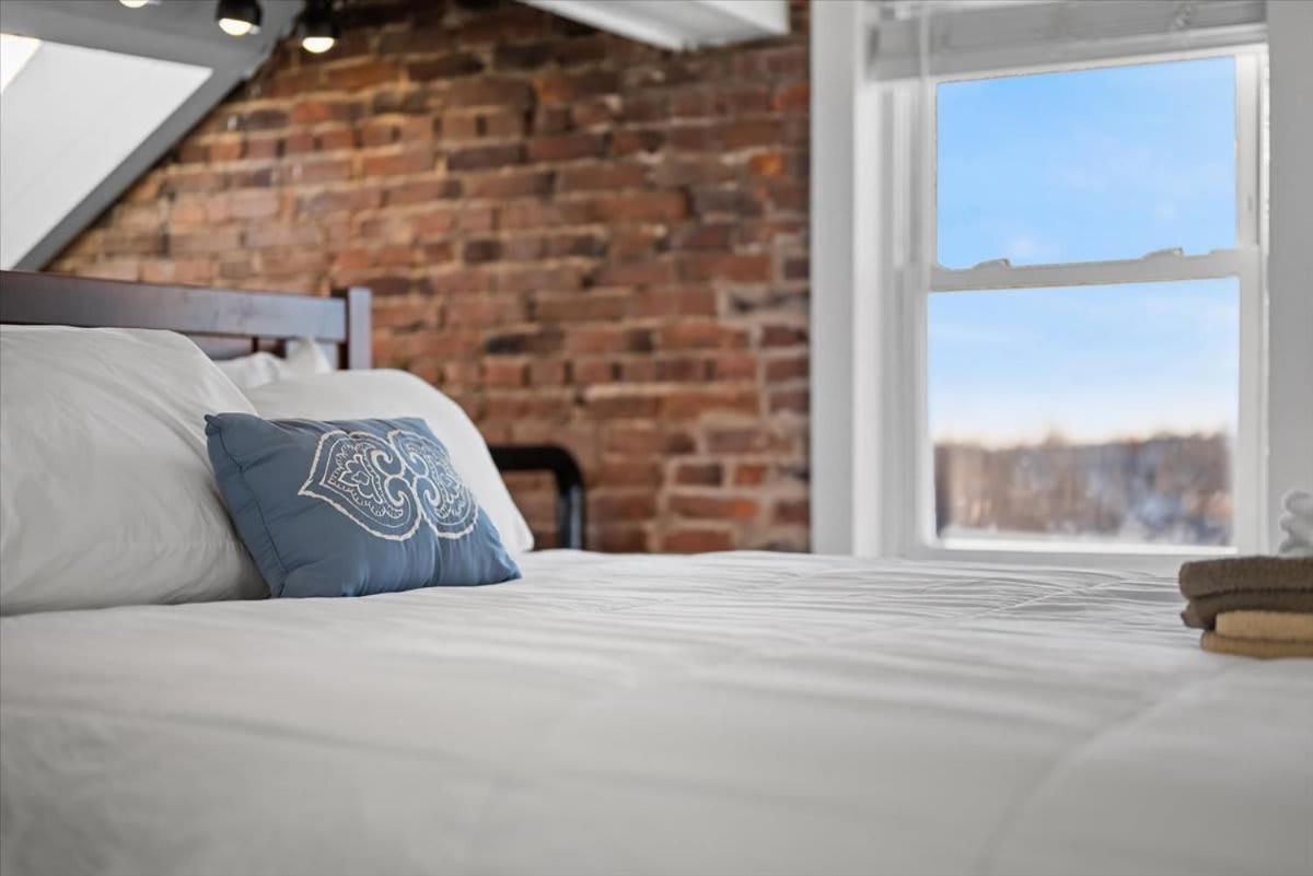 Skyline At Your Door - Studio With A View Pittsburgh Exterior foto