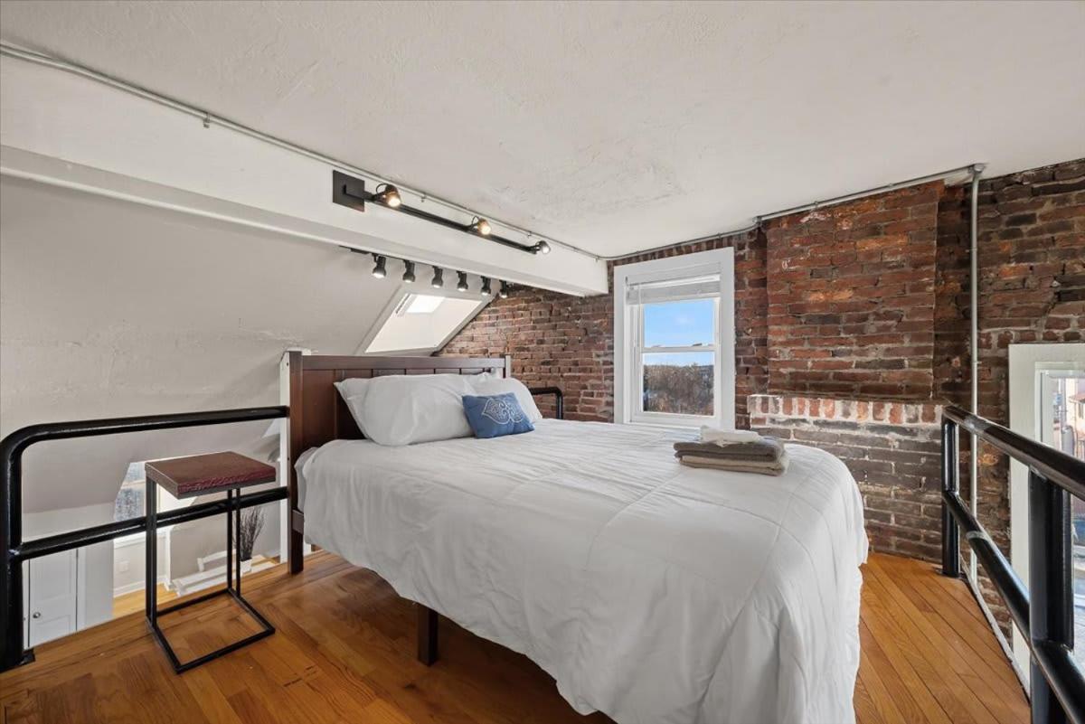 Skyline At Your Door - Studio With A View Pittsburgh Exterior foto