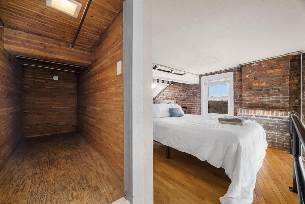 Skyline At Your Door - Studio With A View Pittsburgh Exterior foto